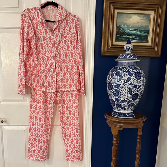 NWOT Women’s Pink and White Monkey Pajamas Loungewear Set Size Medium - Picture 1 of 9